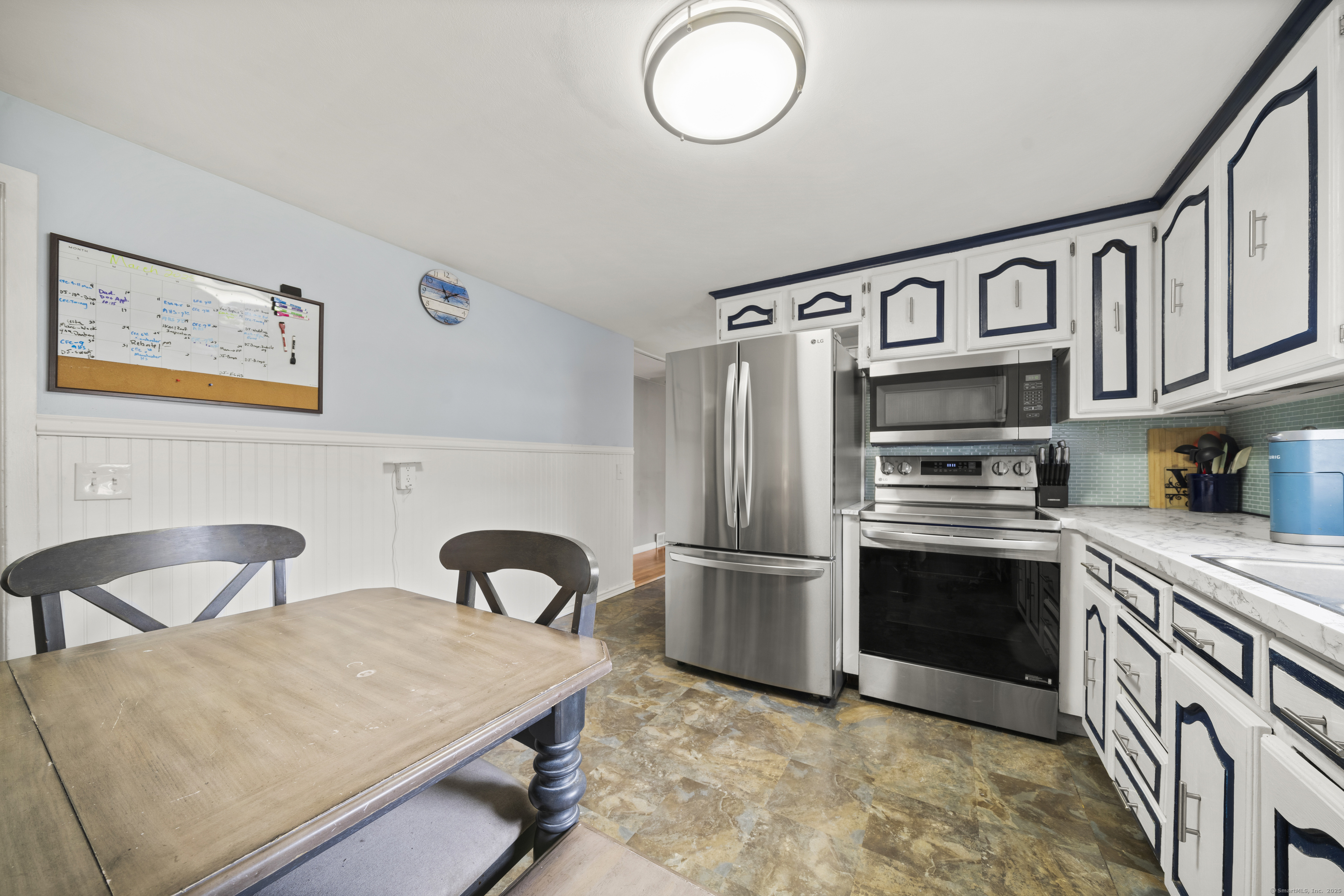 23 Glen Oak Drive, Enfield, Connecticut image 11