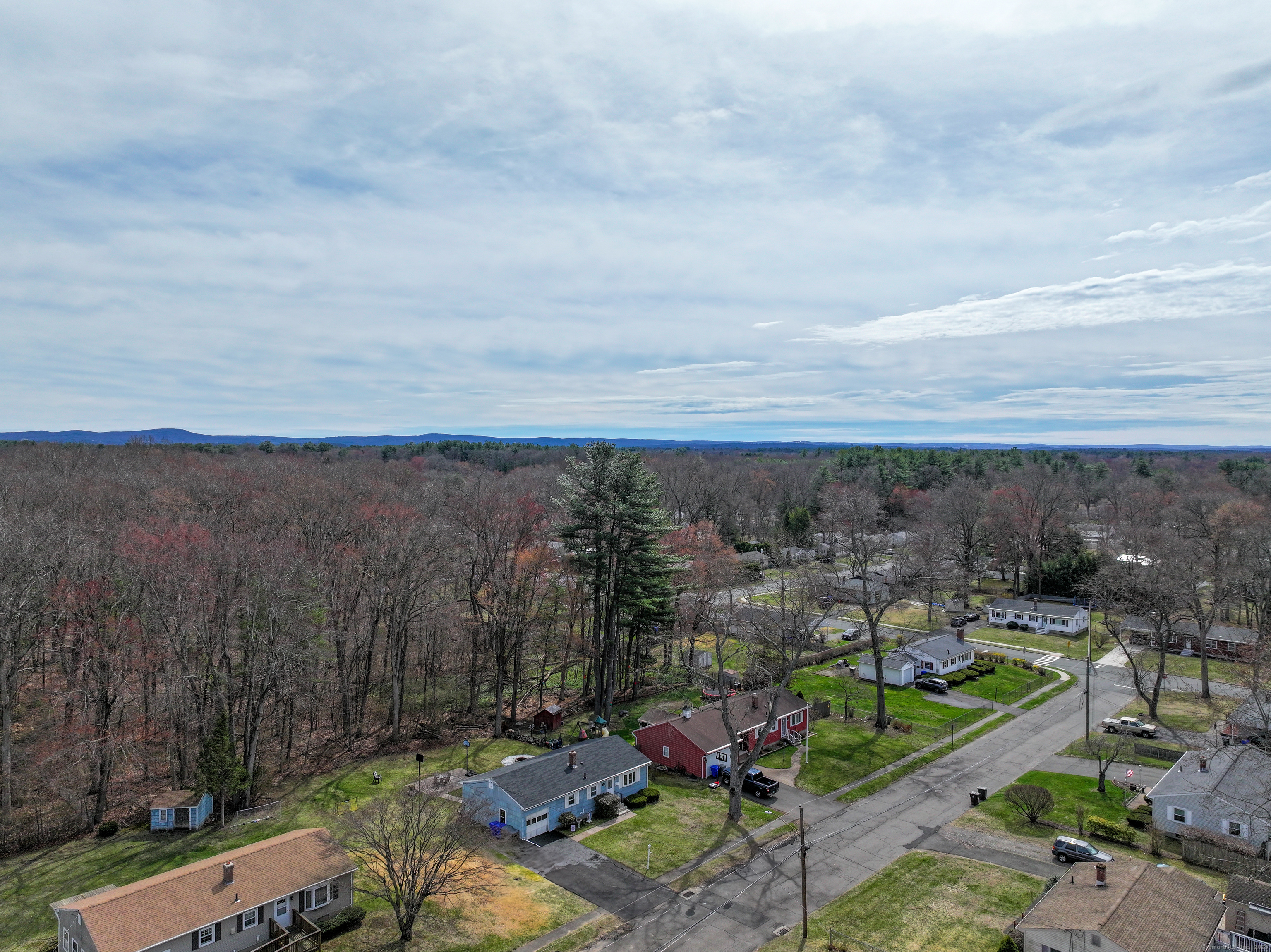 23 Glen Oak Drive, Enfield, Connecticut image 4