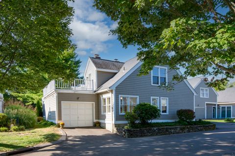 12 Paddock Lane 12 Guilford CT 06437