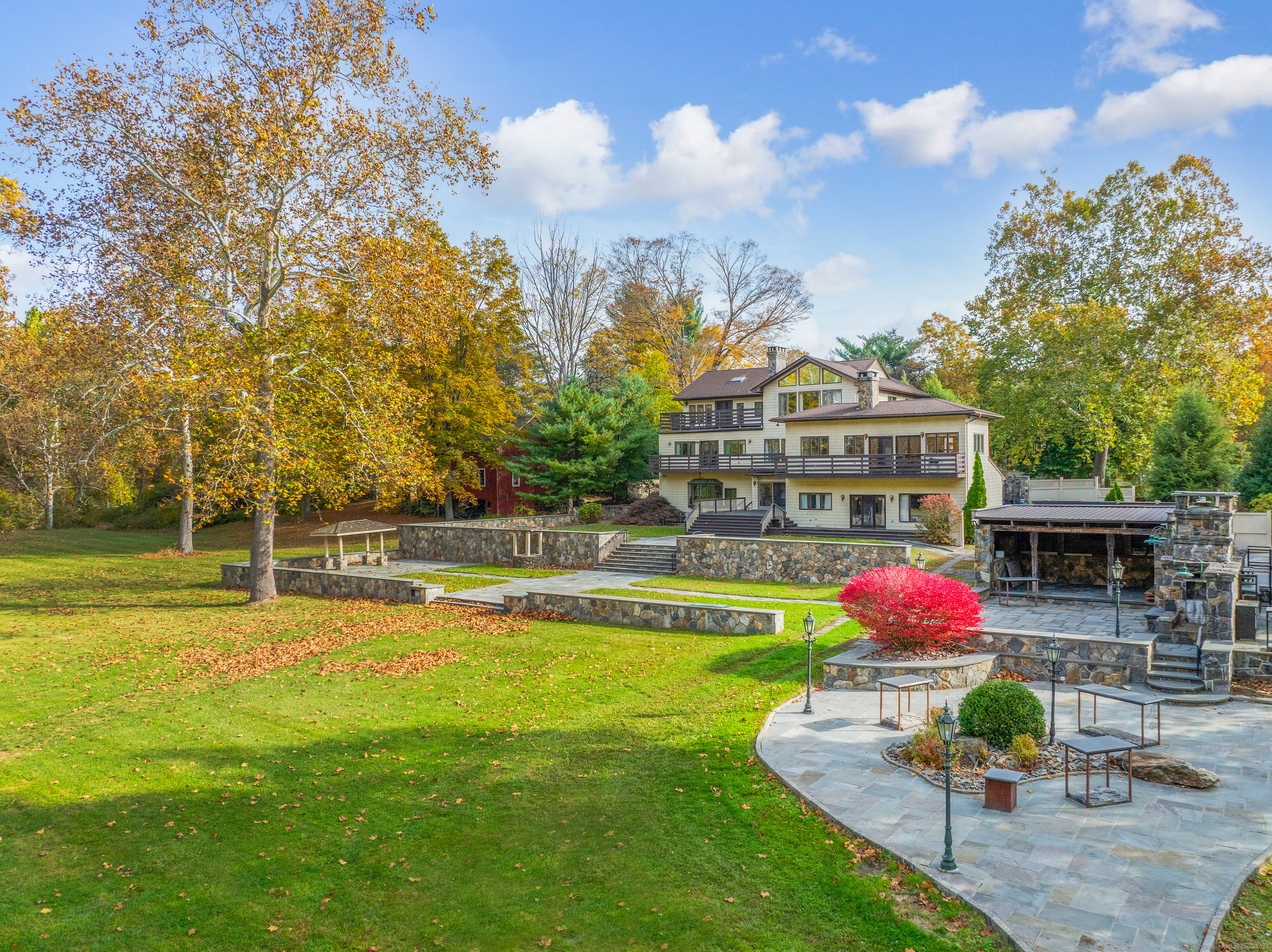 262 Lyons Plain Road