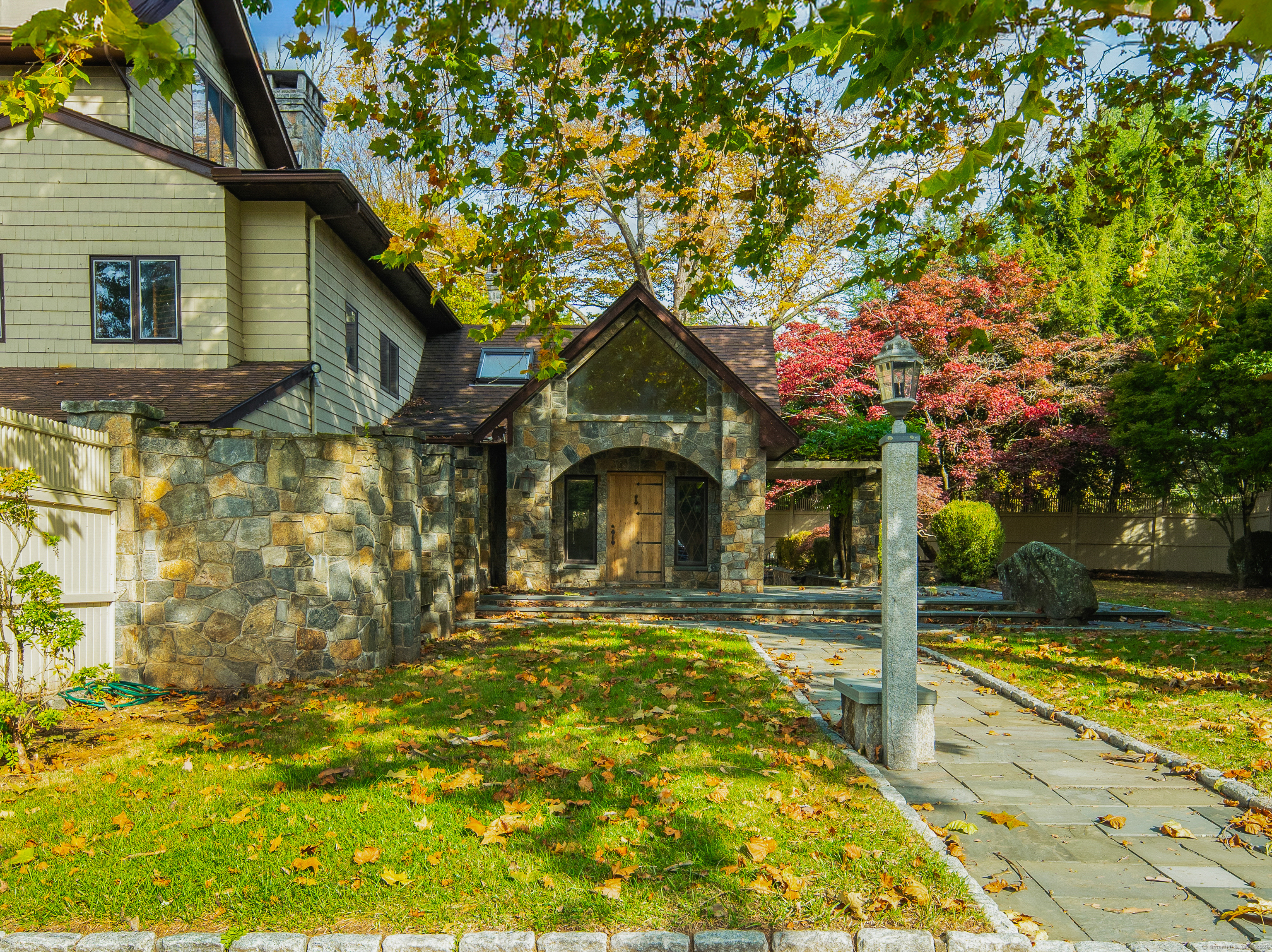 262 Lyons Plain Road