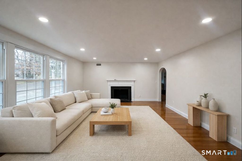 Photo of 51 Pembroke Street, Hartford, CT 06112 (MLS # 24145997)