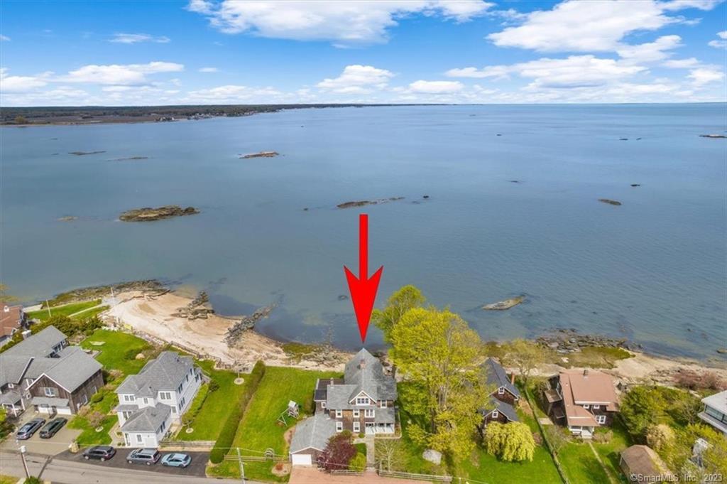 Marshall Avenue, Guilford, Connecticut - 4 Bedrooms  
3 Bathrooms  
7 Rooms - 
