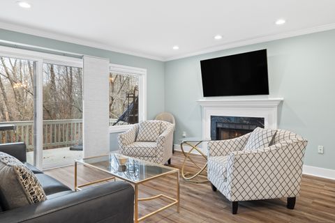 Tiny photo for 11 Brenthaven #11, Avon, CT 06001 (MLS # 24148477)