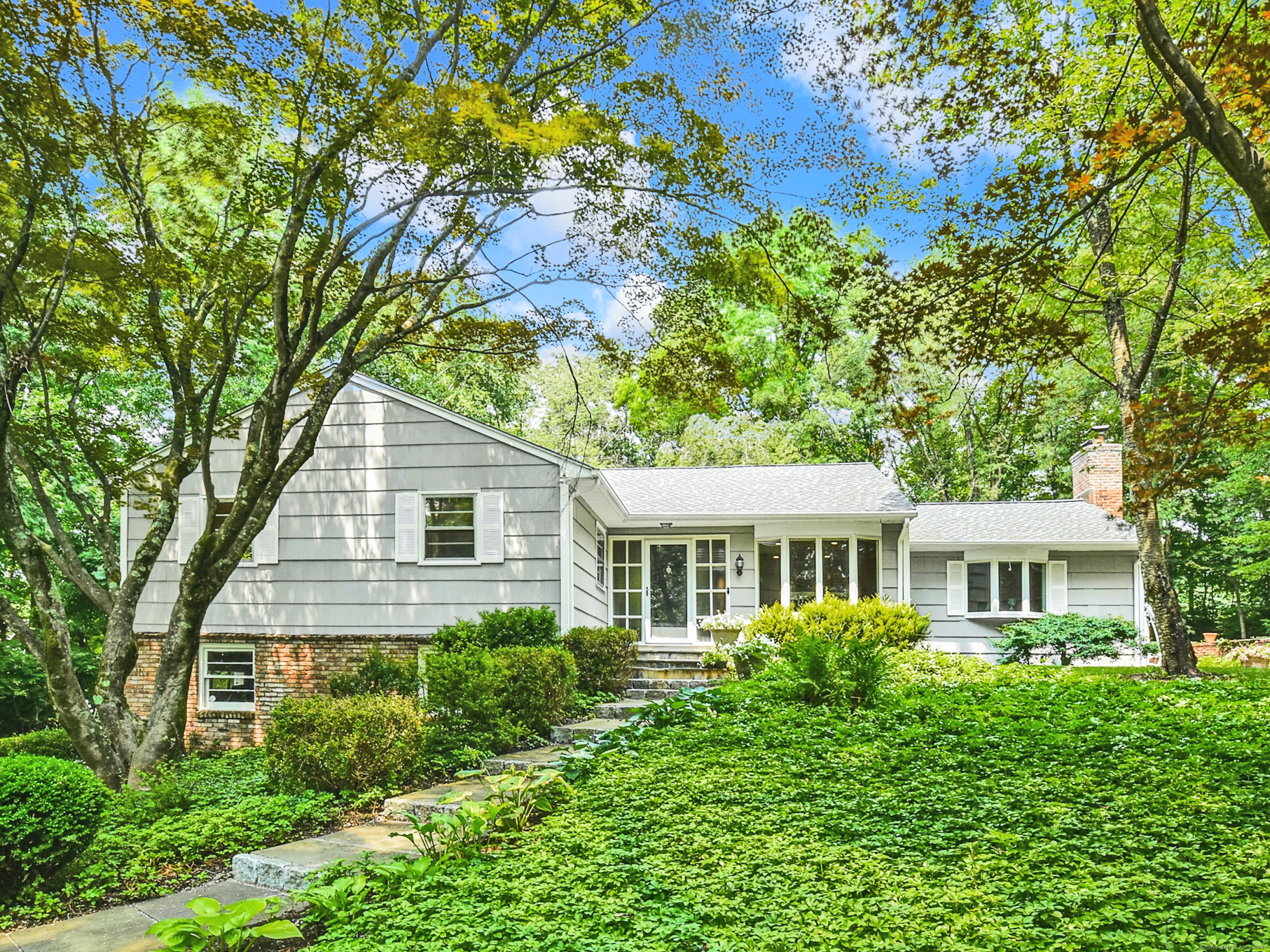 Photo 1 of 261 Chestnut Hill Road, Norwalk, Connecticut, $899,999, Web #: 24052614