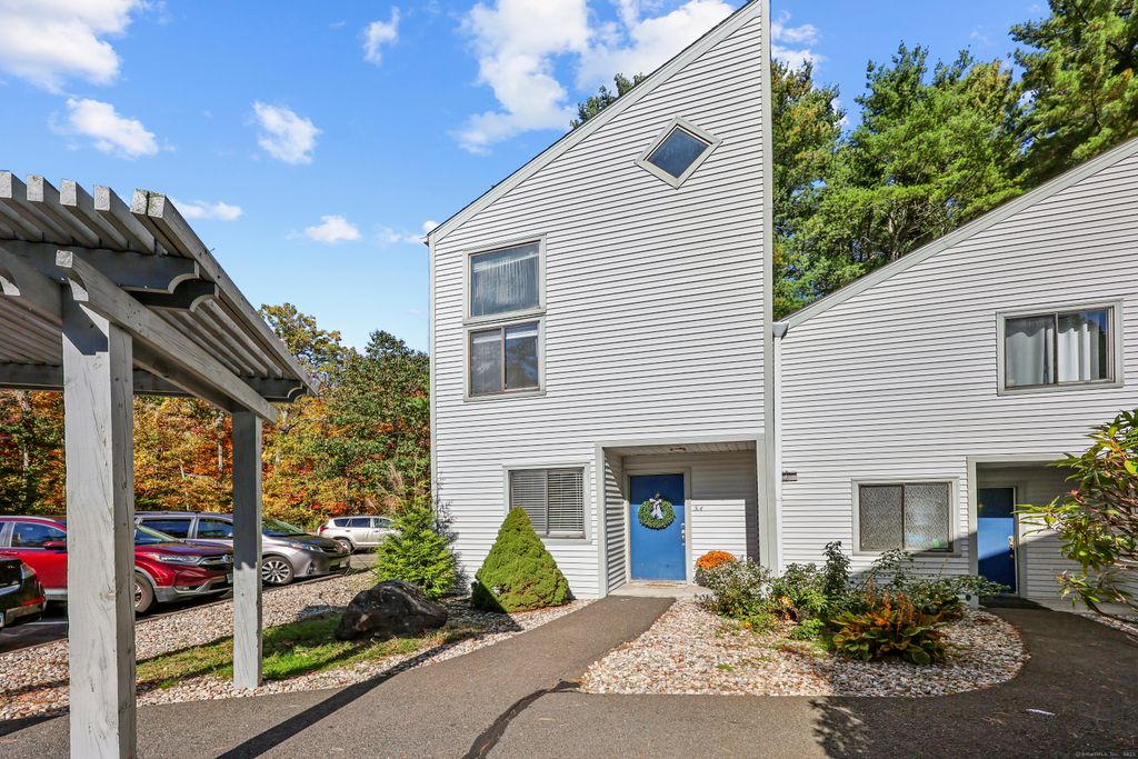 Photo of 5 Staunton Court #APT A, Farmington, CT 06032 (MLS # 24133744)