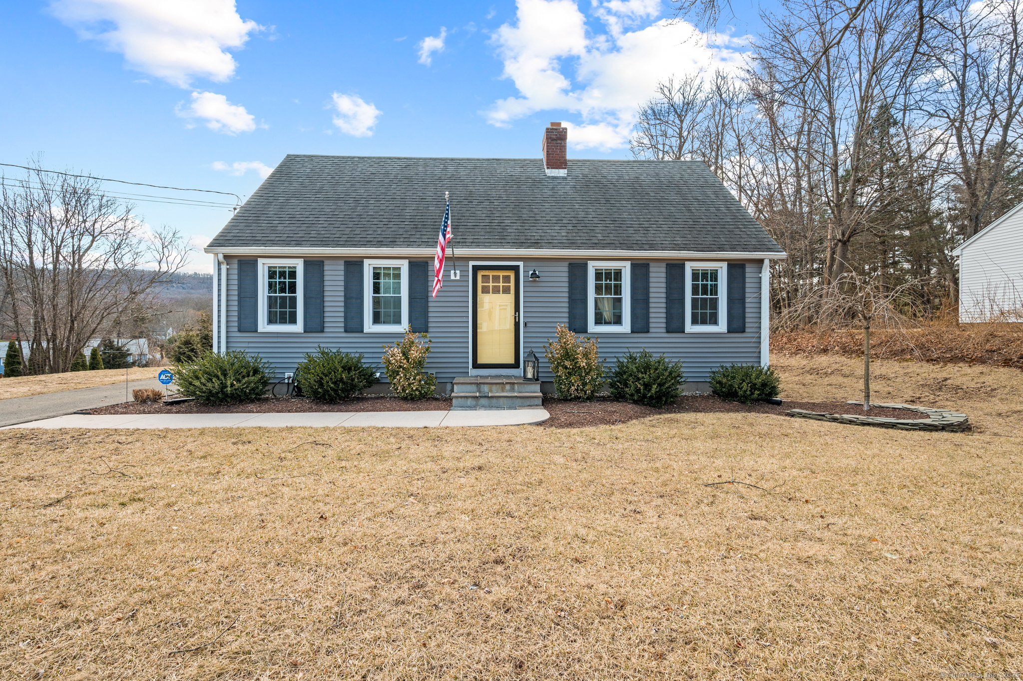 51 Cambridge Drive, Southington, Connecticut image 1