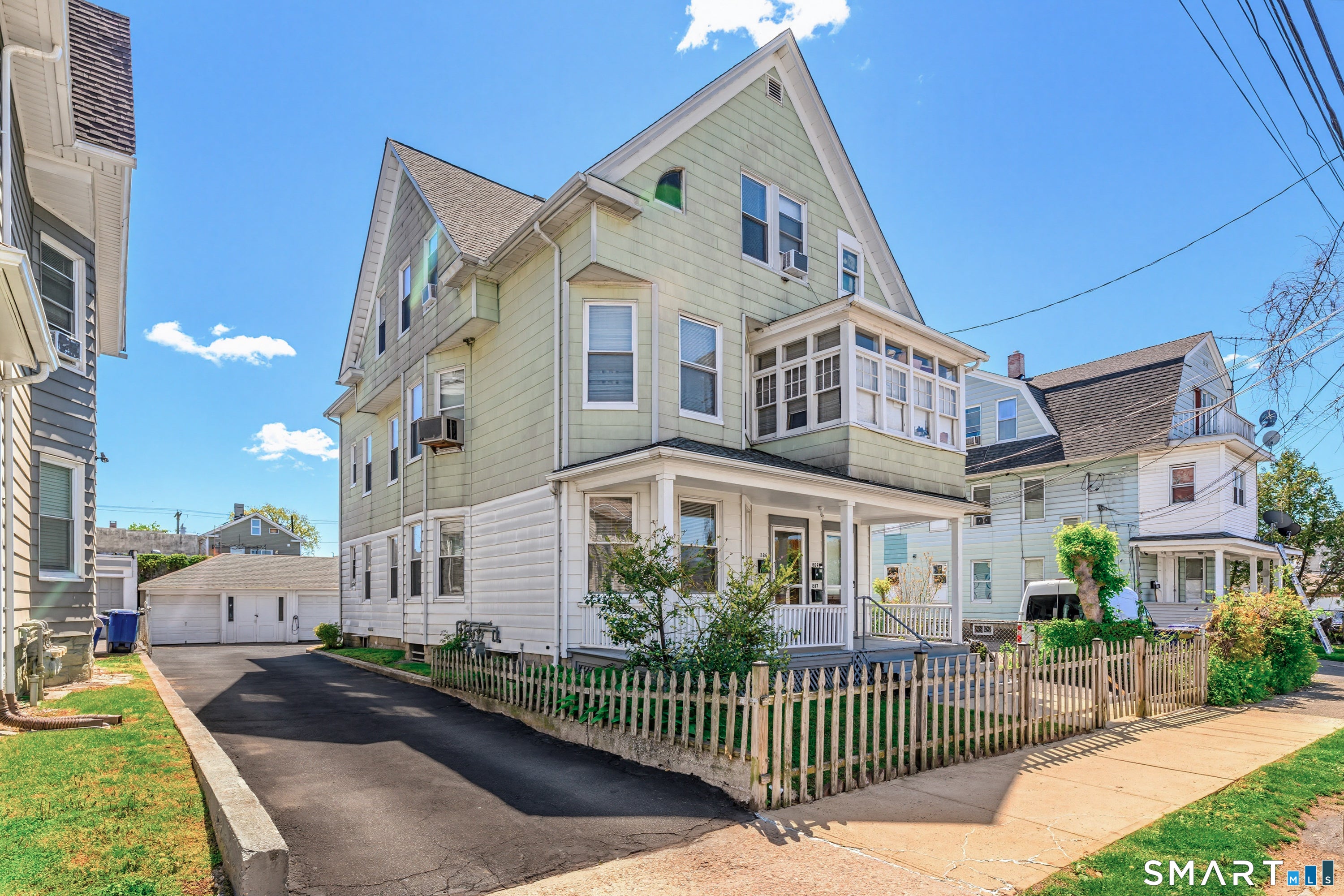 885 Grand Street
