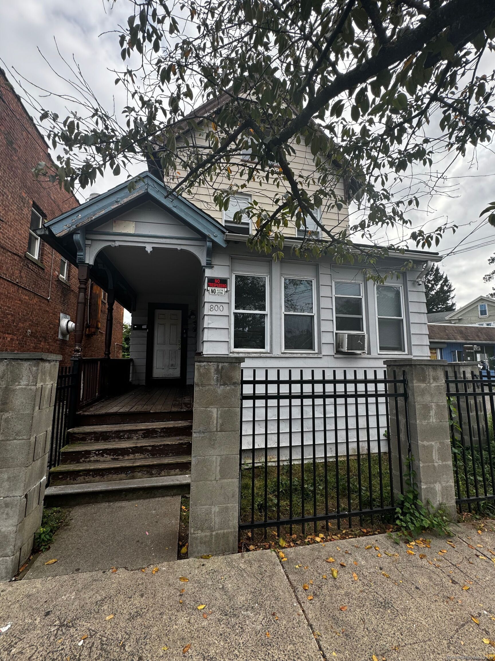 Property for Sale at George Street, New Haven, Connecticut - Bedrooms: 5 
Bathrooms: 3 
Rooms: 14  - $355,000
