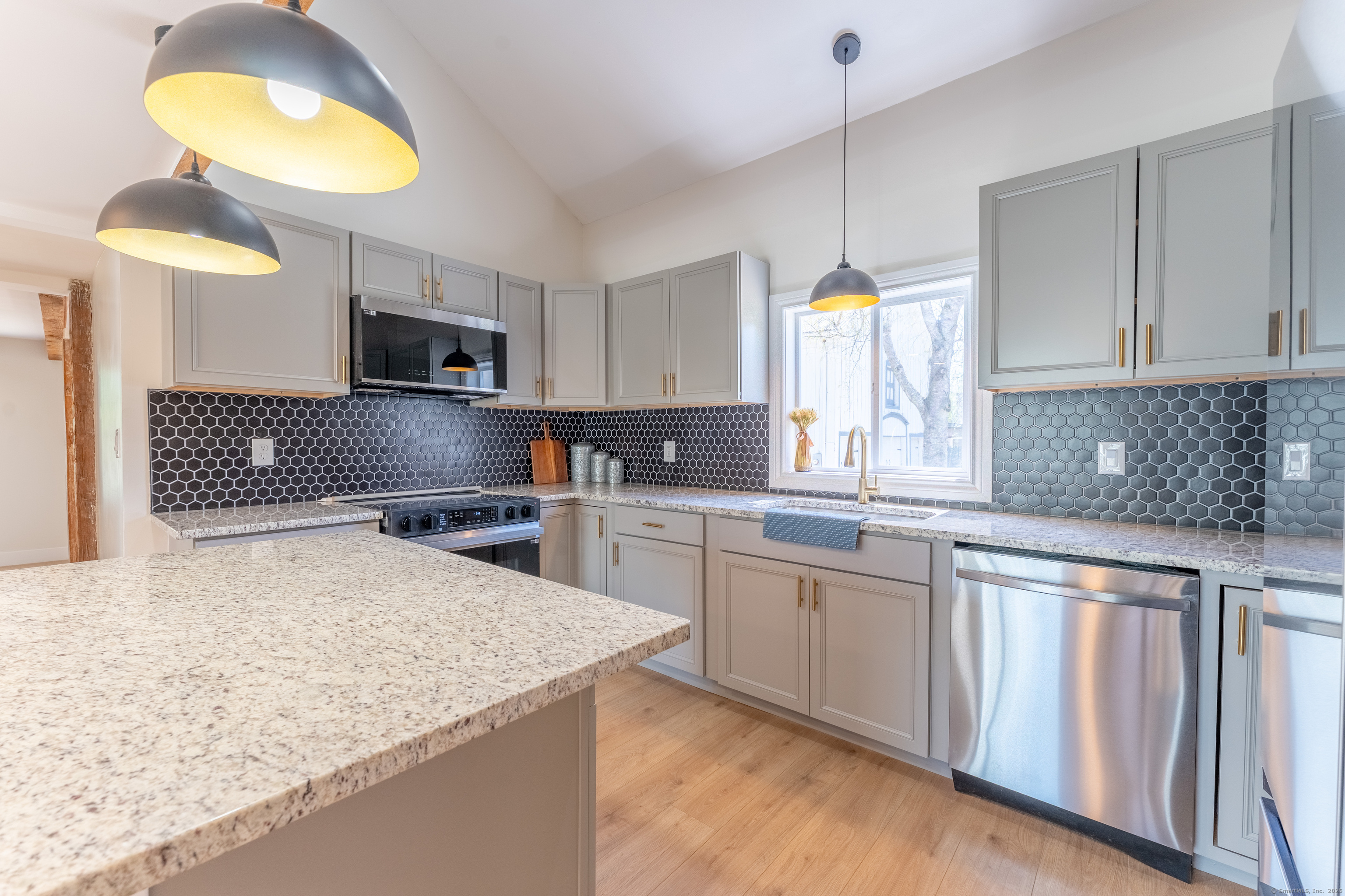 369 Thompson Road, Thompson, Connecticut image 9