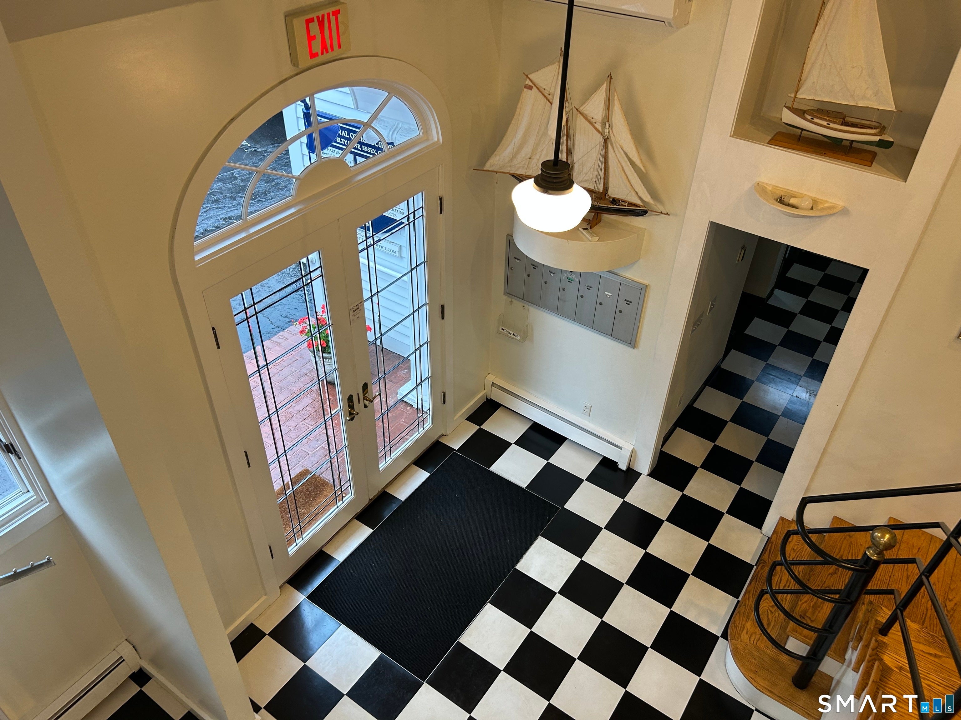 8 Novelty Lane 8