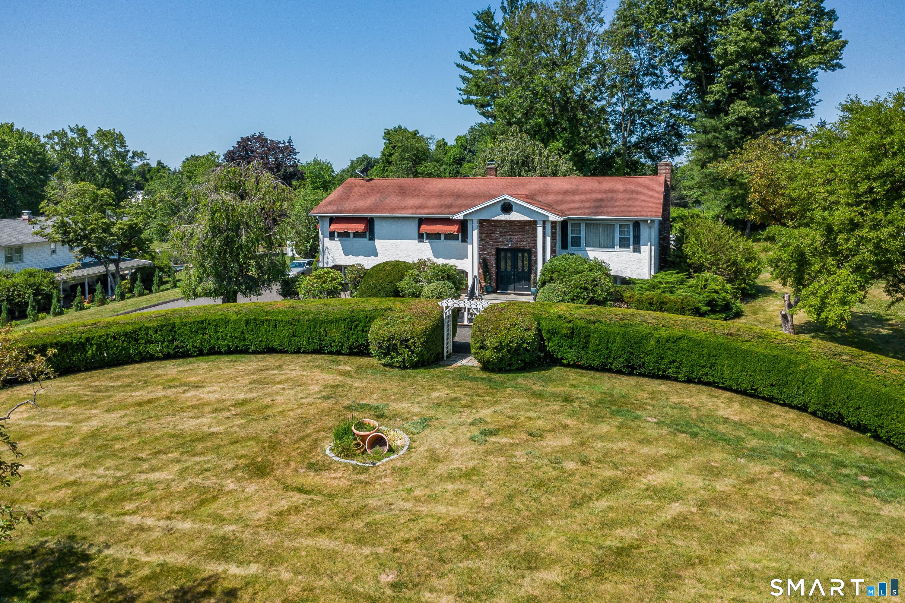 10 Rolf Drive