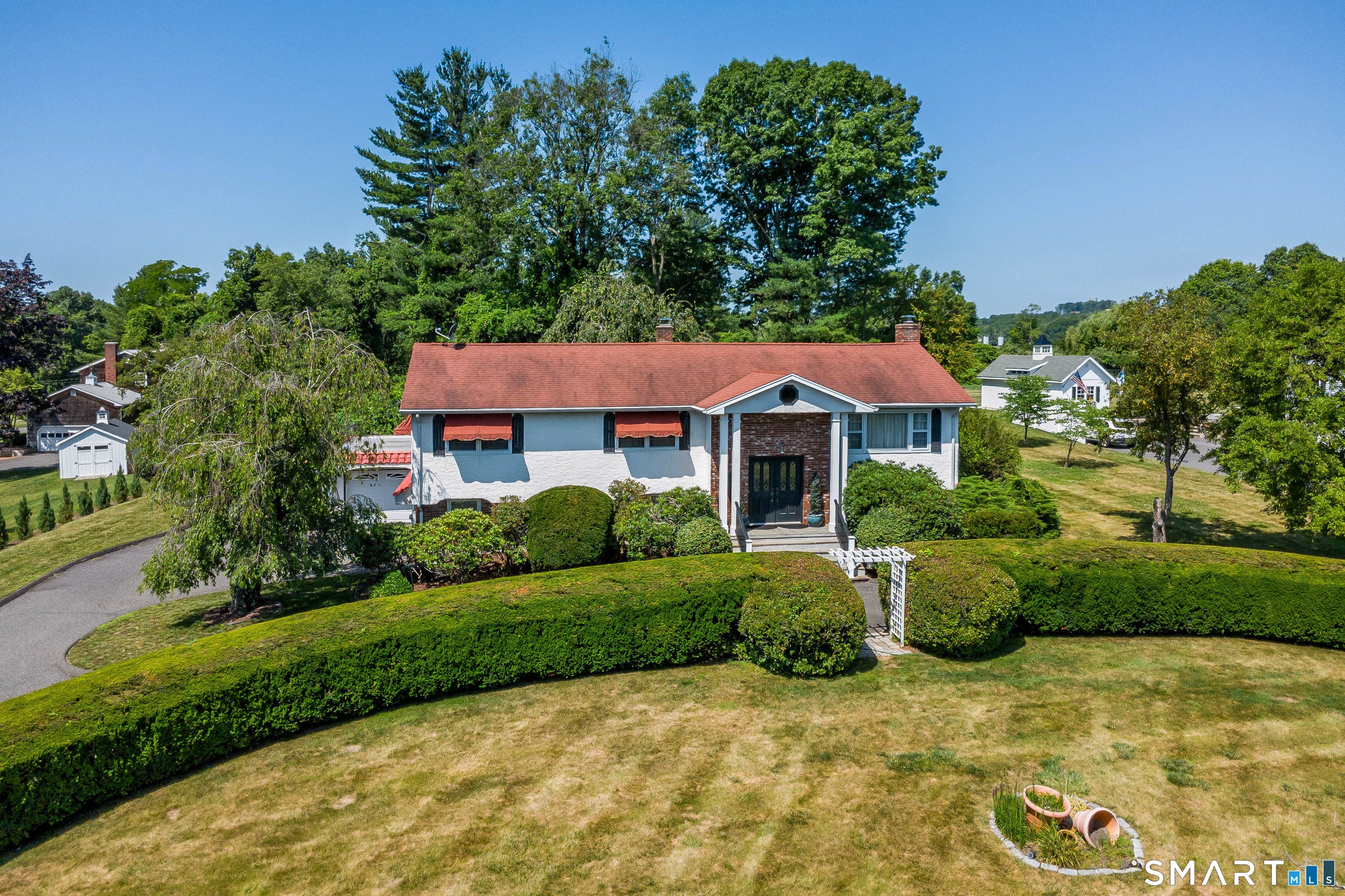 10 Rolf Drive