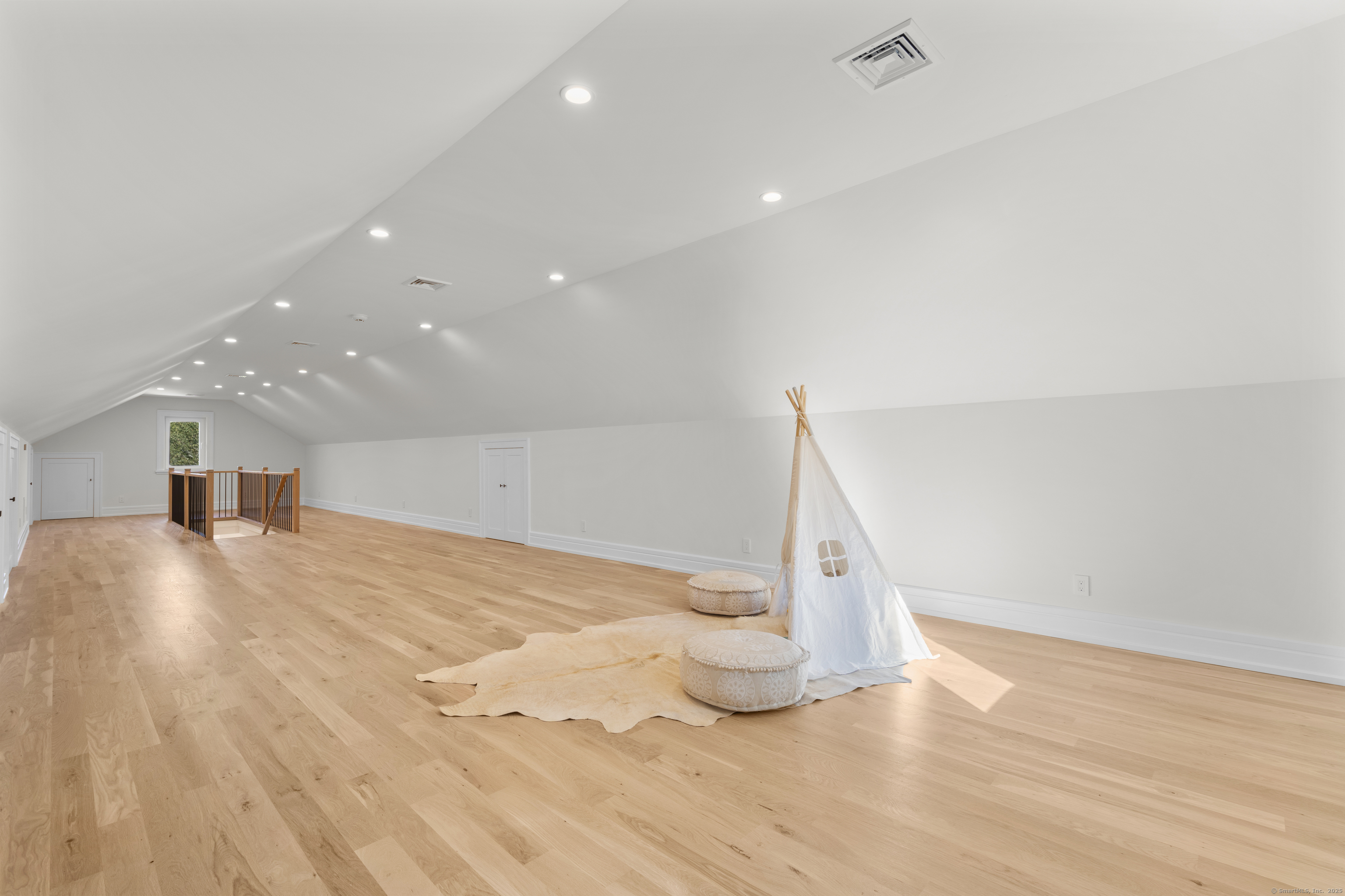 Darien, Connecticut 06820, United States, 5 Bedrooms Bedrooms, ,5 BathroomsBathrooms,Residential,Active,235485