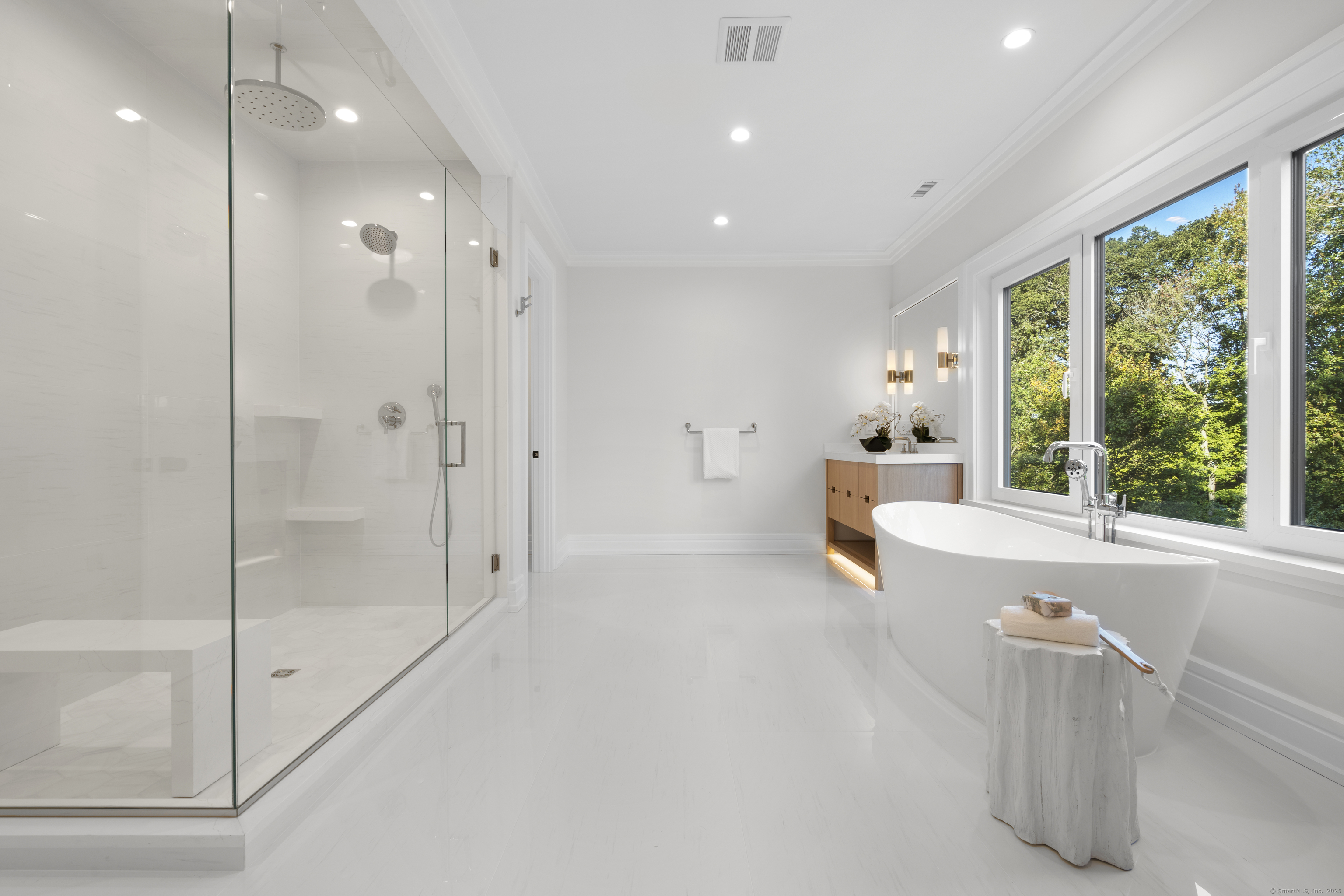 Darien, Connecticut 06820, United States, 5 Bedrooms Bedrooms, ,5 BathroomsBathrooms,Residential,Active,235485