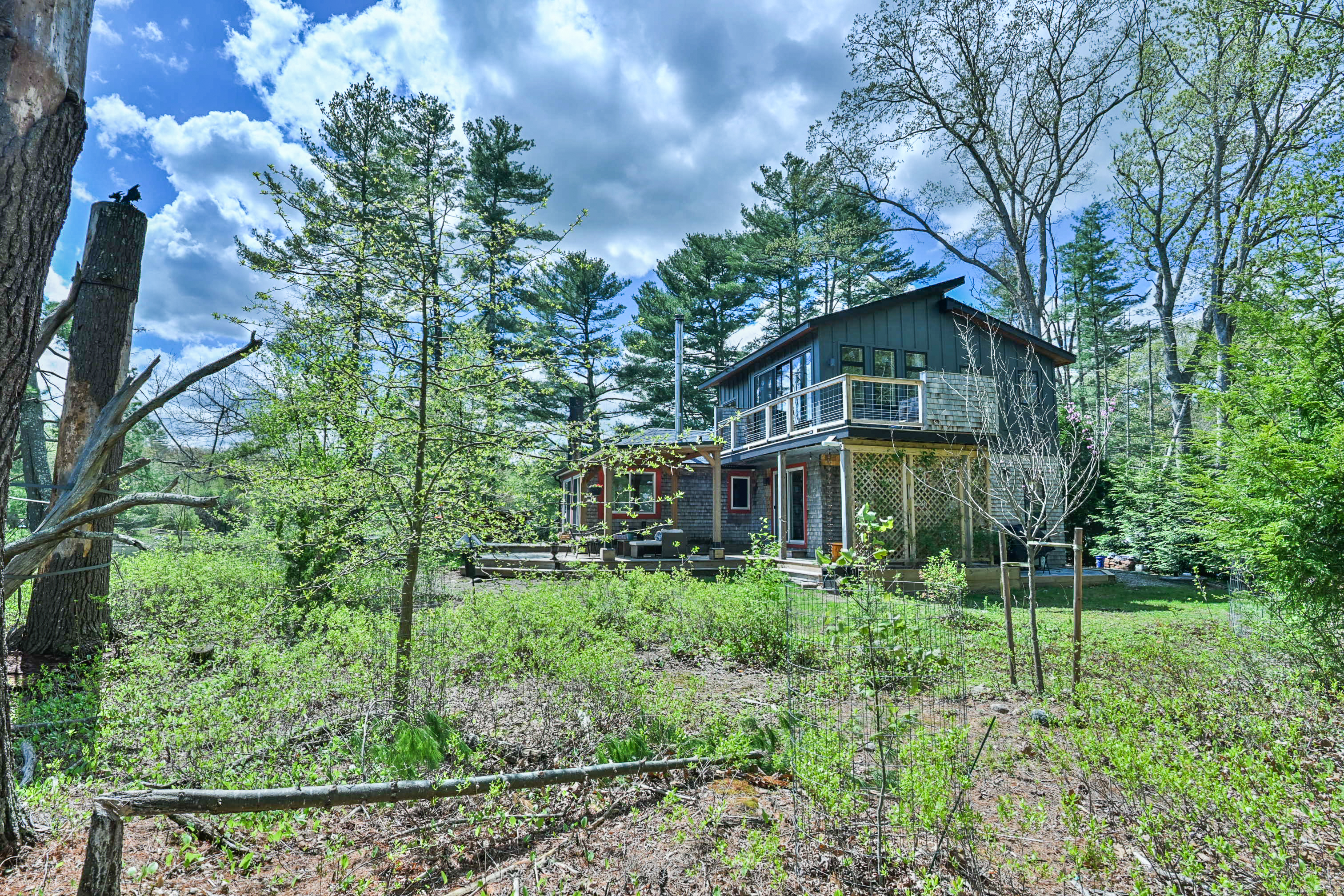 641 5 Mile River Road