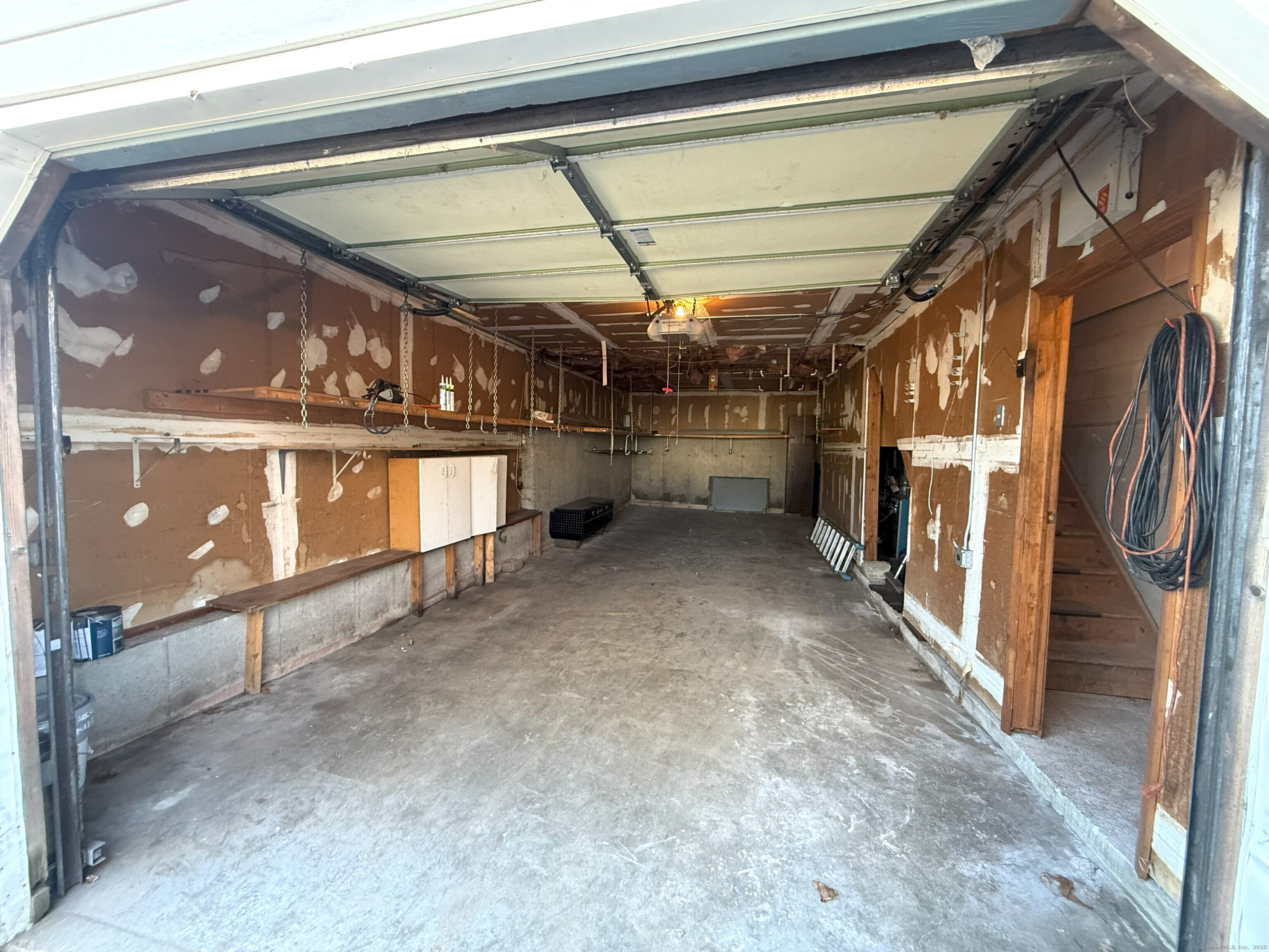 385 Pond Street, Bridgeport, Connecticut image 24