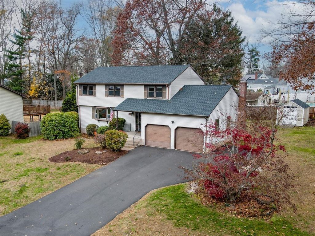 Photo of 252 Woodmont Drive, East Hartford, CT 06118 (MLS # 24138954)