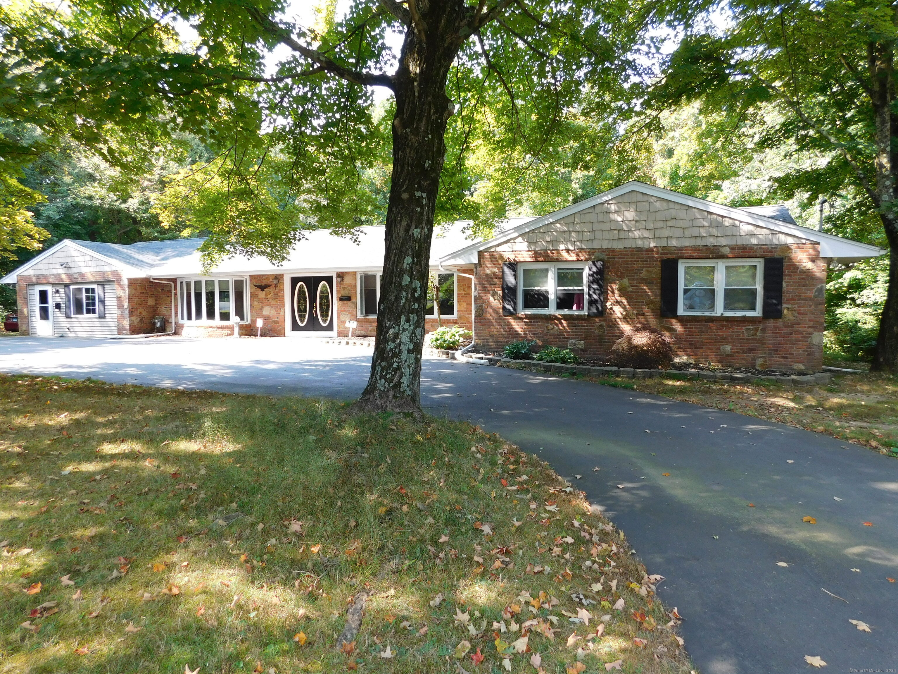 21 Featherbed Lane, Branford, Connecticut image 2
