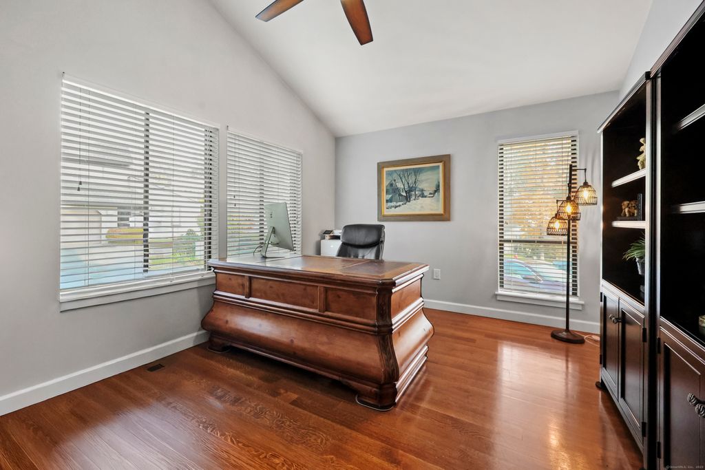 Photo of 44 Applewood Lane #44, Avon, CT 06001 (MLS # 24136025)