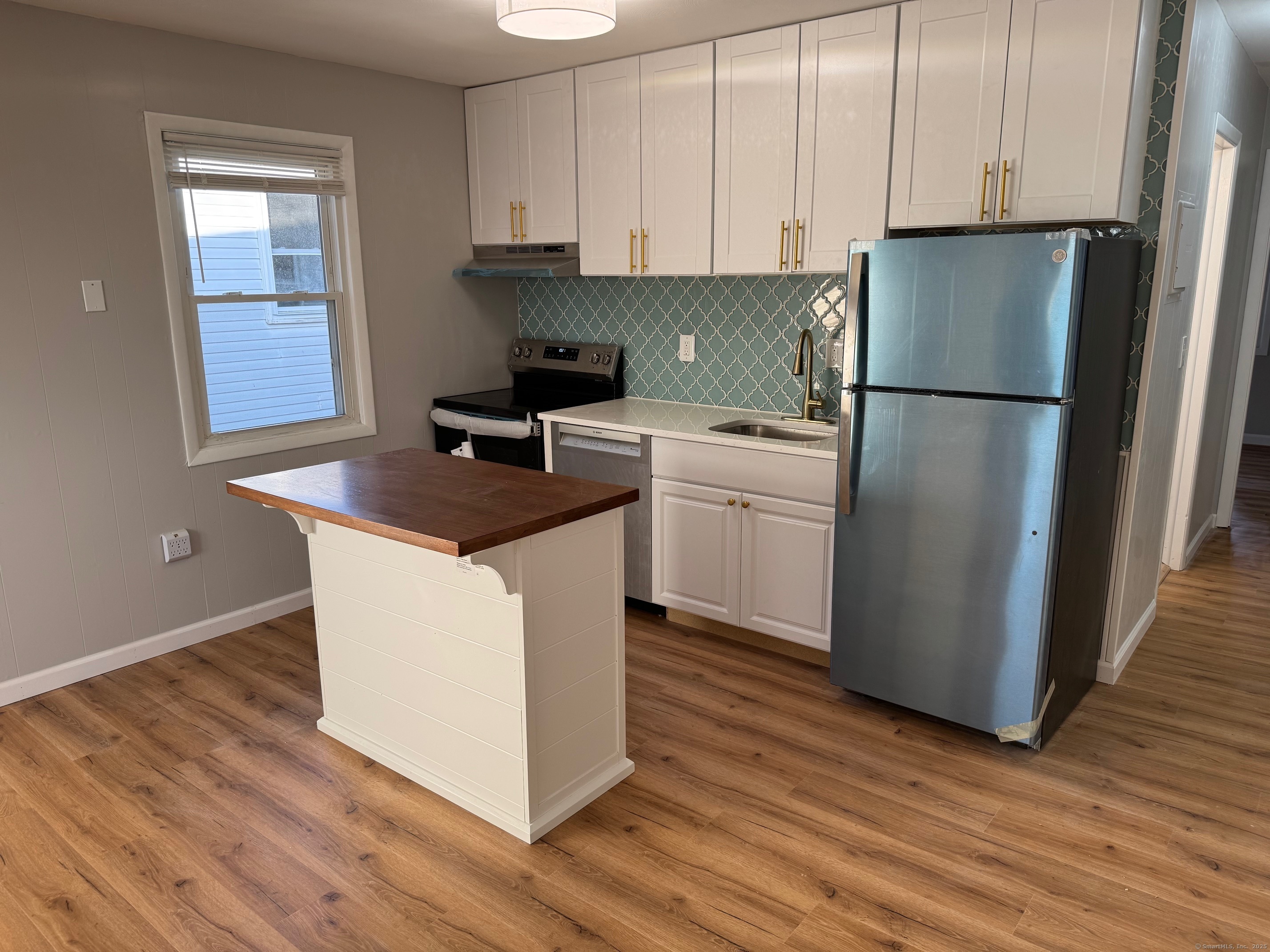 Photo 1 of Mitchell Street D4, Groton, Connecticut, $1,450, Web #: 24068428