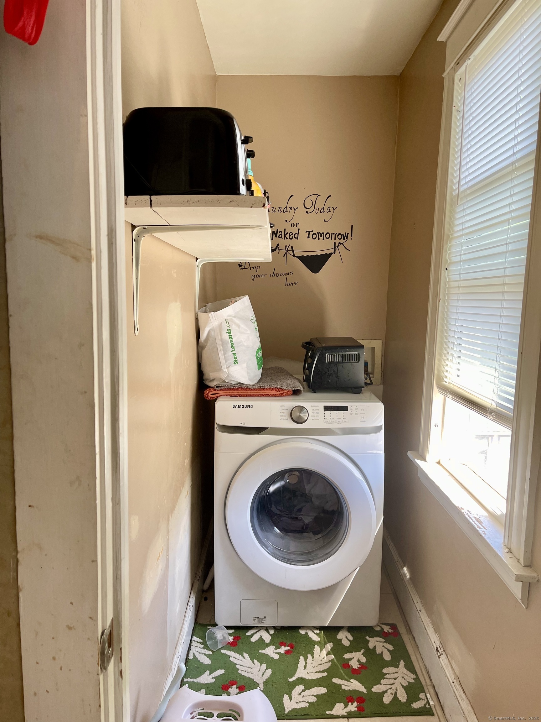 New Britain, Connecticut 06051, United States, 6 Bedrooms Bedrooms, ,3 BathroomsBathrooms,Residential,Active,187912