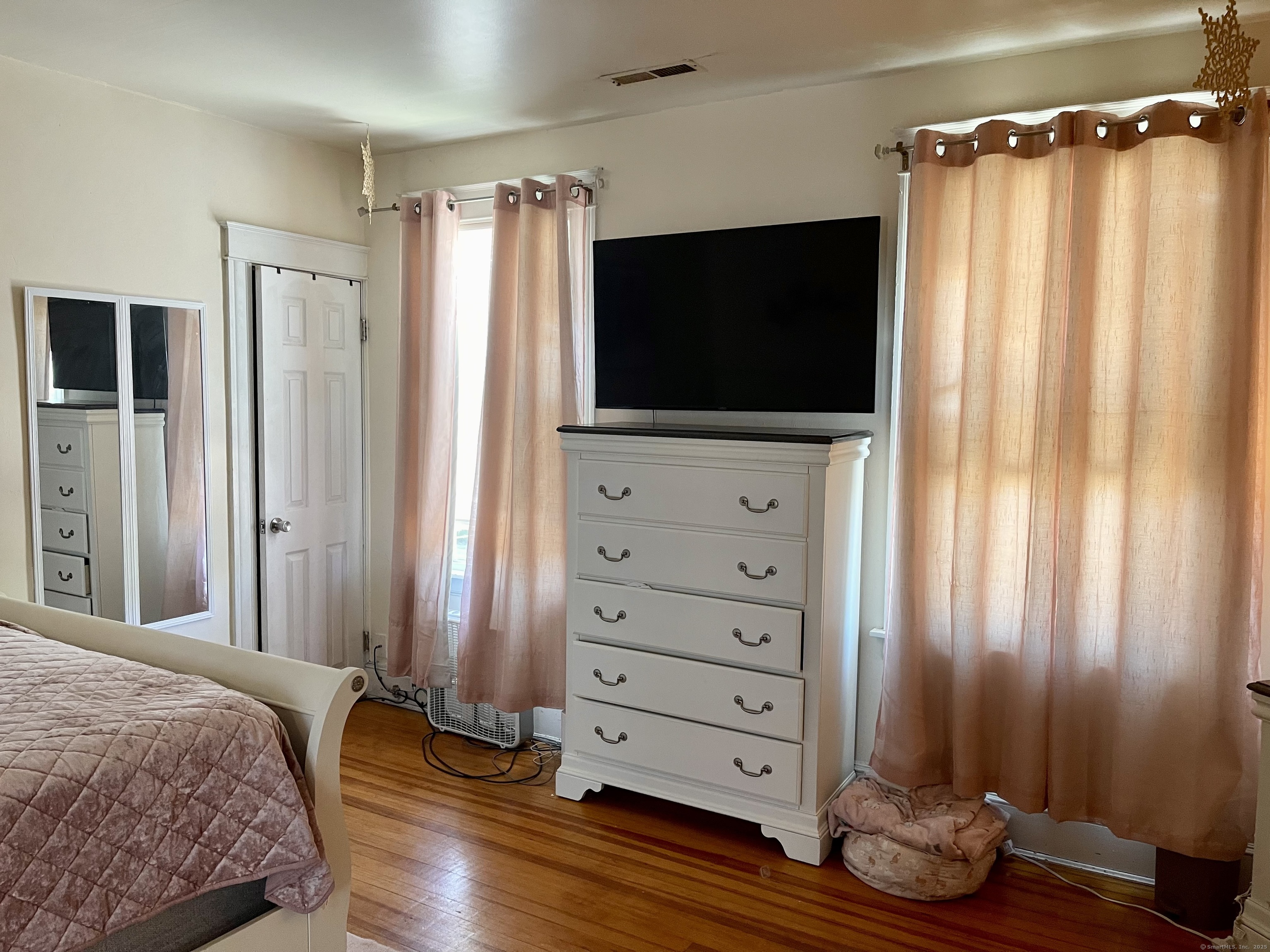 New Britain, Connecticut 06051, United States, 6 Bedrooms Bedrooms, ,3 BathroomsBathrooms,Residential,Active,187912