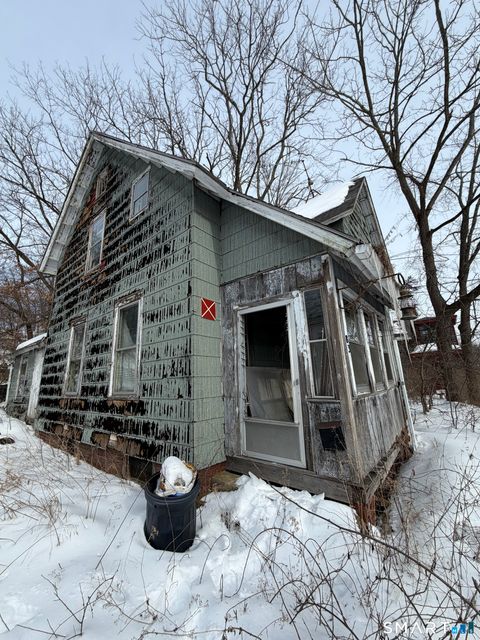 Photo of 83 Maple Street, Norwich, CT 06360 (MLS # 24157011)