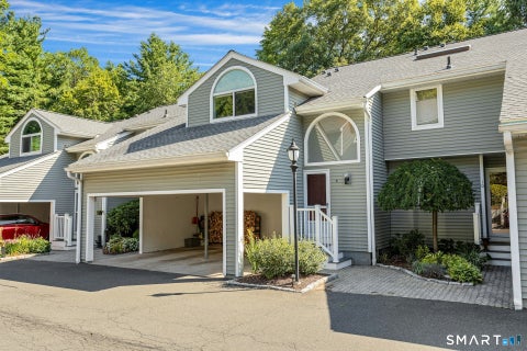 Condo For Sale - 8 Glen Ridge #8<br/> Fairfield County, Wilton, CT 06897