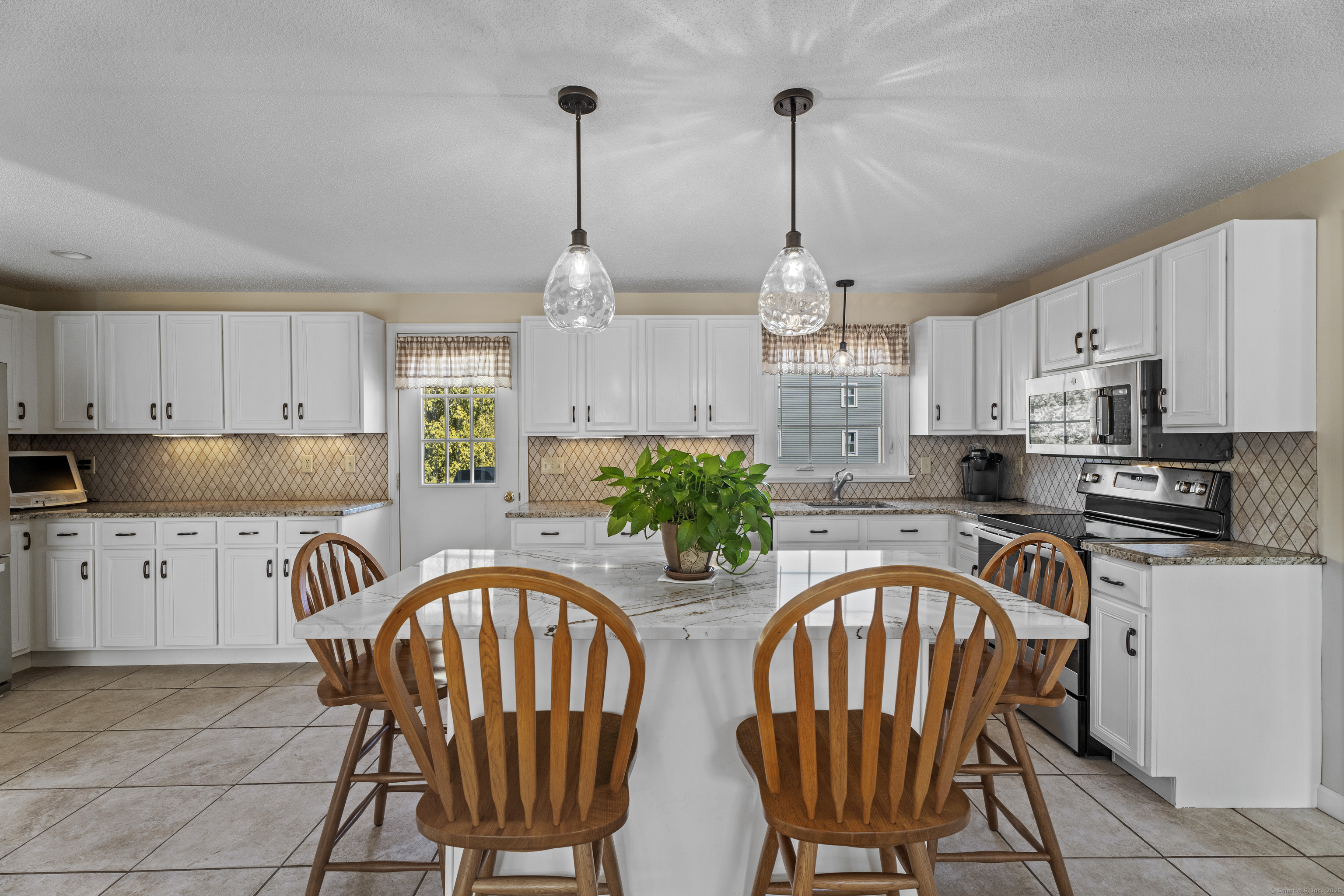 282 Valley Shore Drive, Guilford, Connecticut image 11