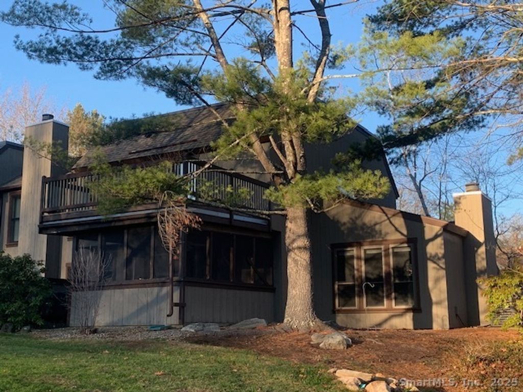 Photo of 39 Heritage Drive #39, Avon, CT 06001 (MLS # 24142598)