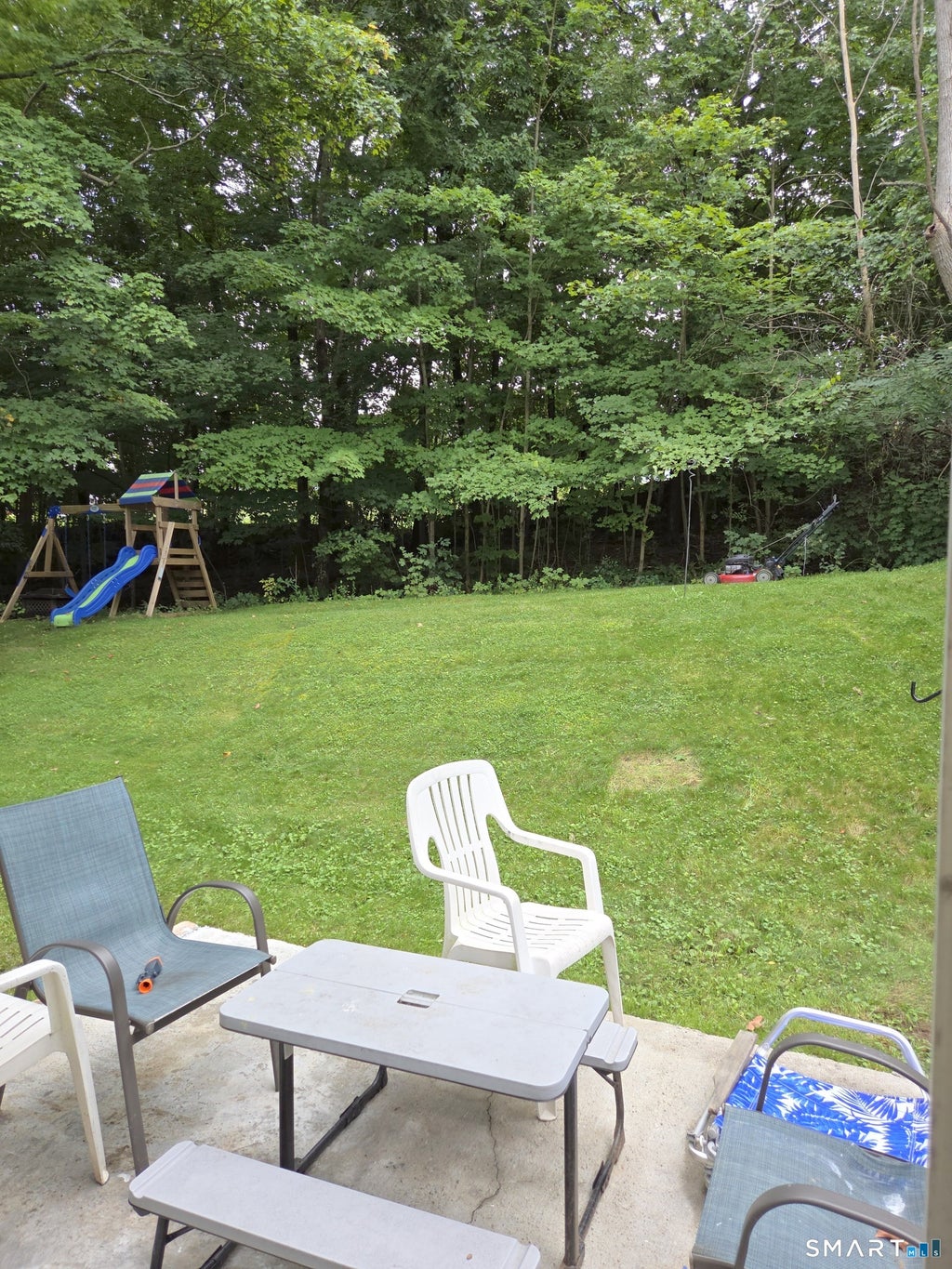 Photo of 17 E Lake Place, Middletown, CT 06457 (MLS # 24204544)