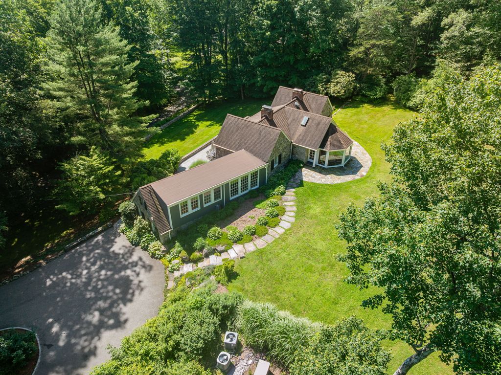 Photo of 760 Valley Road, New Canaan, CT 06840 (MLS # 24107293)