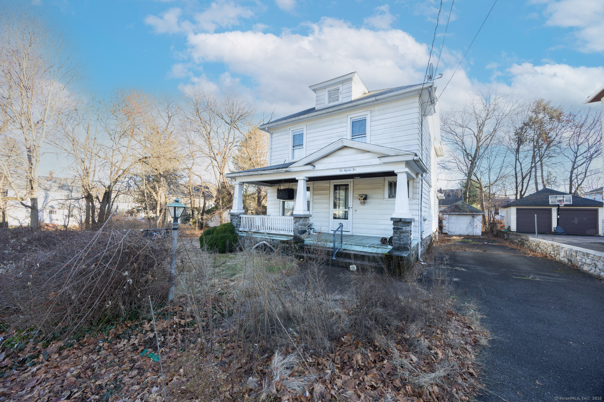 Property for Sale at 282 Circular Avenue, Waterbury, Connecticut - Bedrooms: 3 
Bathrooms: 1 
Rooms: 7  - $199,900