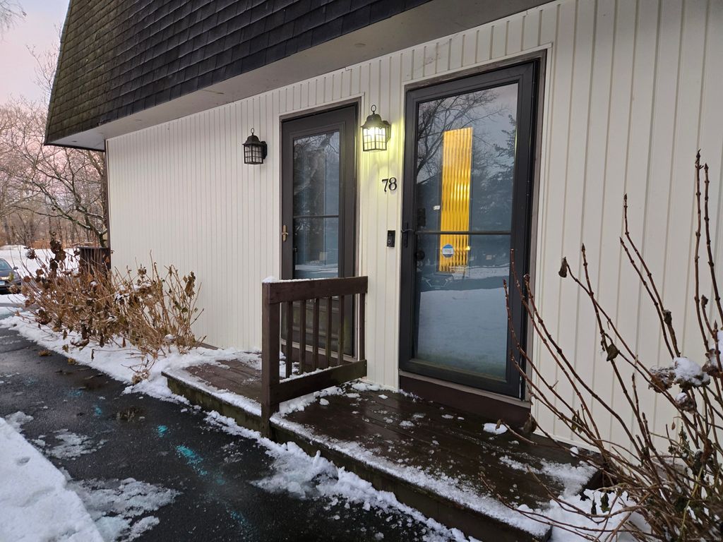 Photo of 78 Landing Circle #78, Suffield, CT 06078 (MLS # 24143155)