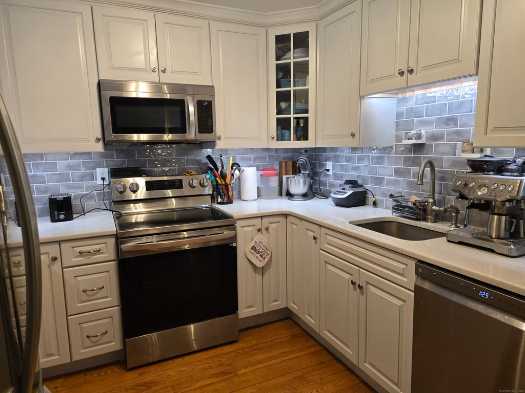 Photo of 78 Landing Circle #78, Suffield, CT 06078 (MLS # 24143155)