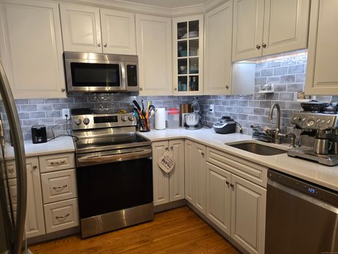 78 Landing Circle 78 Suffield CT 06078