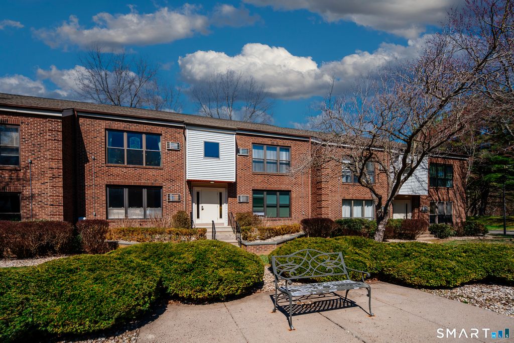 Photo of 54 Wellington Drive #54, Farmington, CT 06032 (MLS # 24166684)