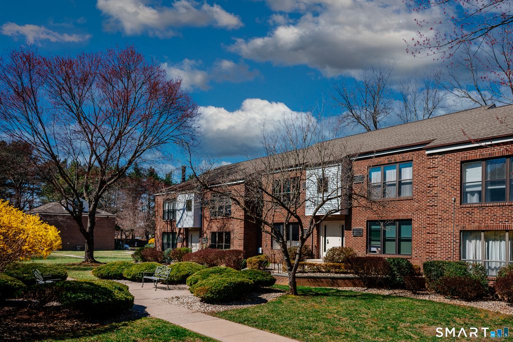 Photo of 54 Wellington Drive #54, Farmington, CT 06032 (MLS # 24166684)