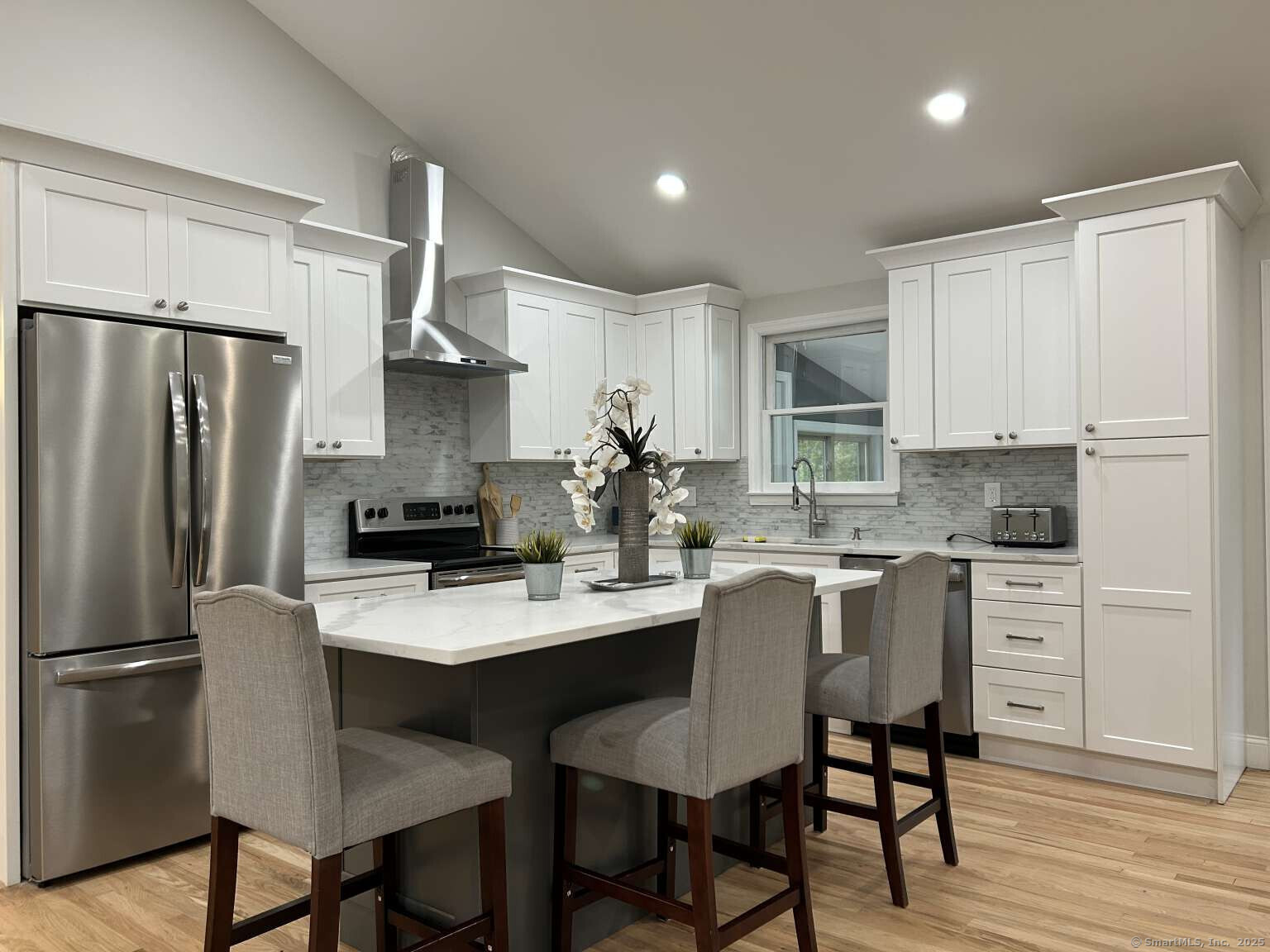 18 Great Meadow Road