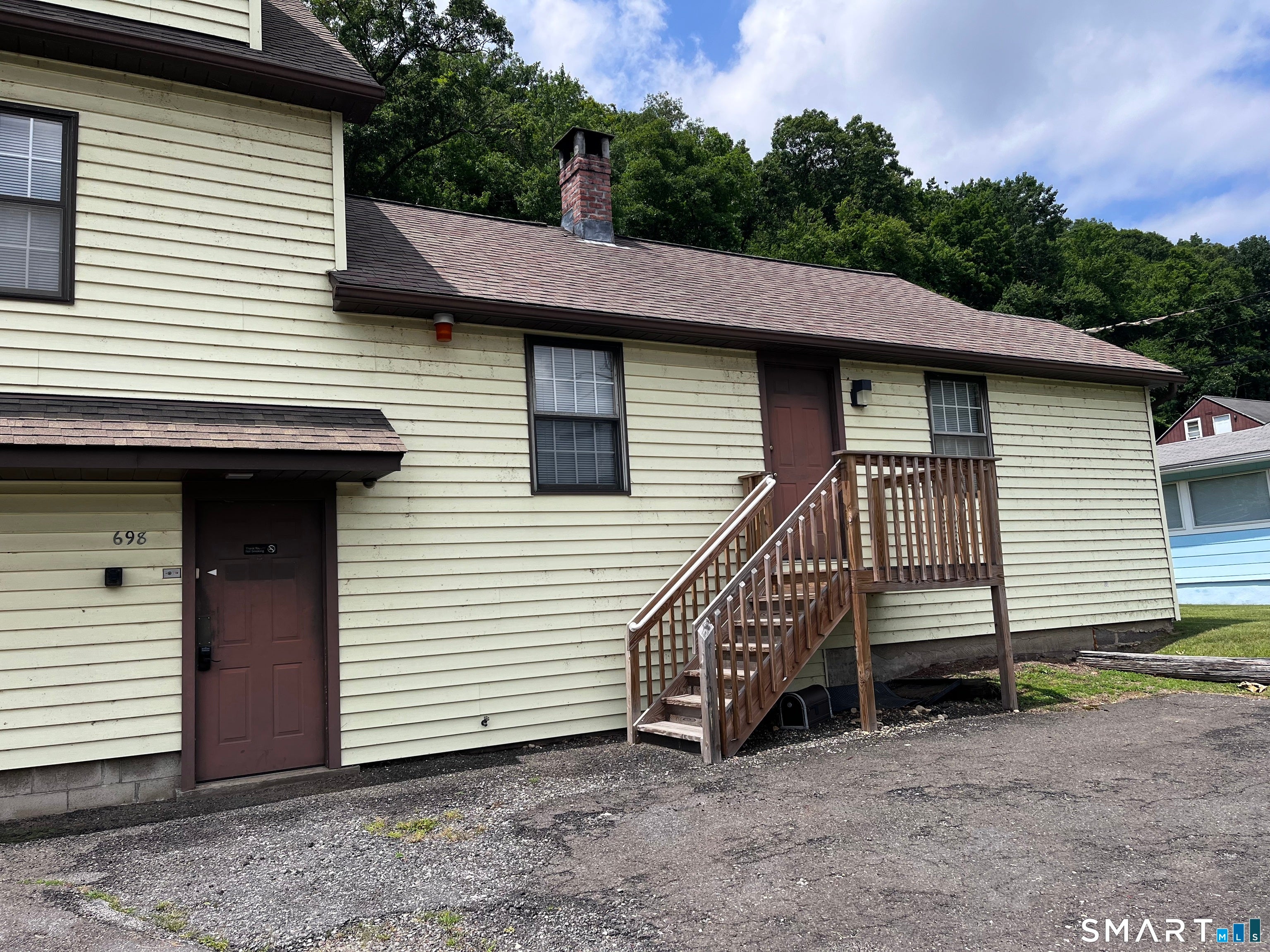 698A Derby Avenue
