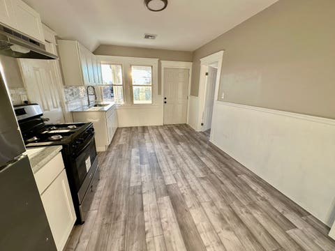 Multifamily For Rent - 233 Cooke Street #3<br/> Waterbury, CT 06710