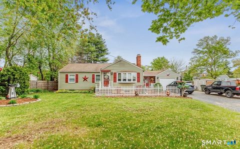Photo of 17 Trinity Lane, Windsor Locks, CT 06096 (MLS # 24174885)