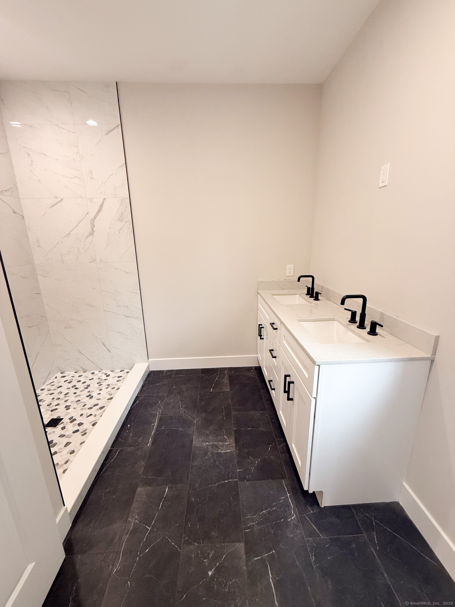 Berlin, Connecticut 06037, United States, 3 Bedrooms Bedrooms, ,2 BathroomsBathrooms,Residential,Coming Soon,163121