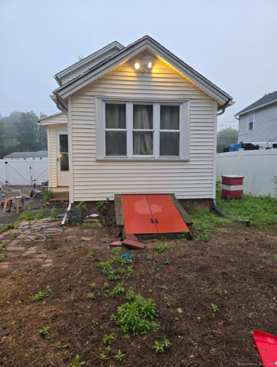 6 Cedar Street