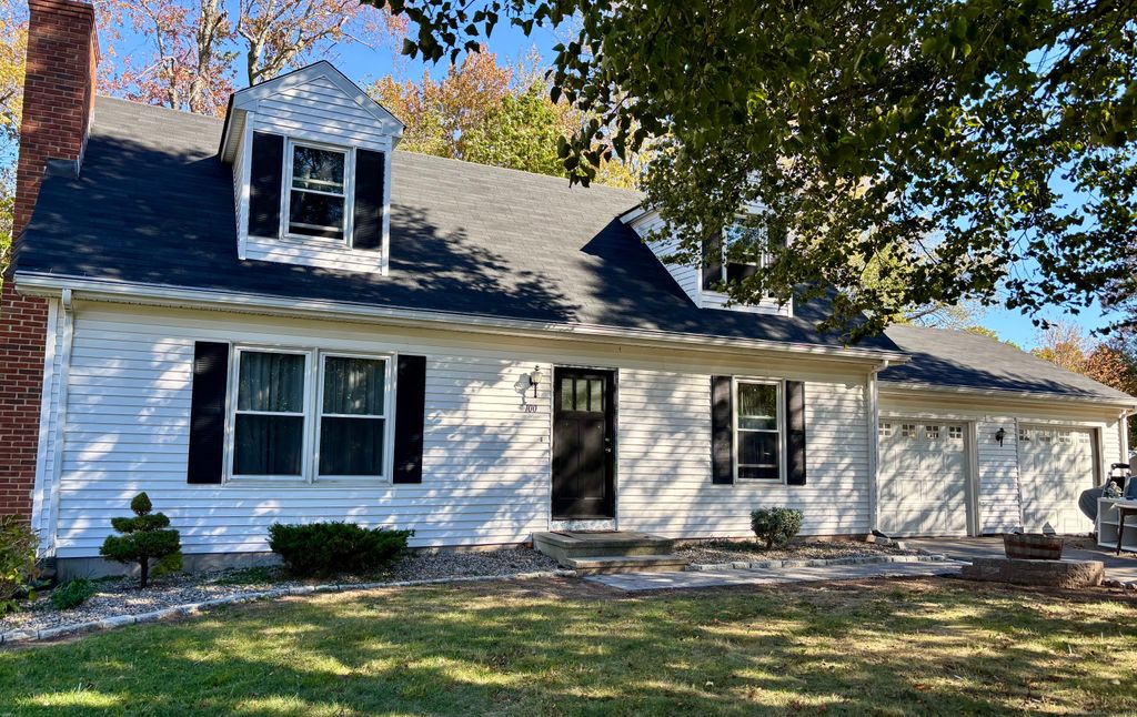 Photo of 100 McCormick Lane, Middletown, CT 06457 (MLS # 24126107)