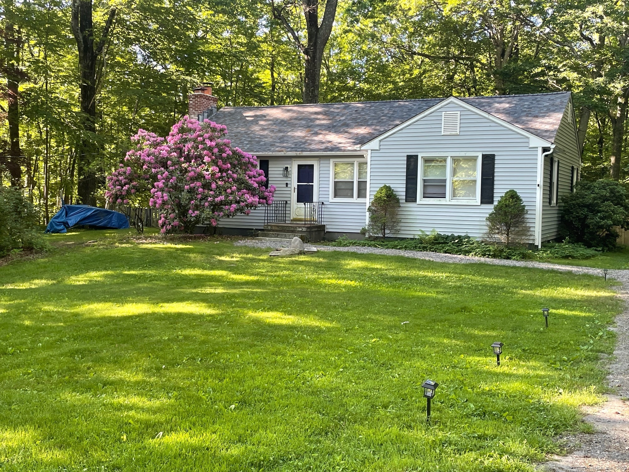 Brush Hill Road, Litchfield, Connecticut - 3 Bedrooms  
1 Bathrooms  
5 Rooms - 