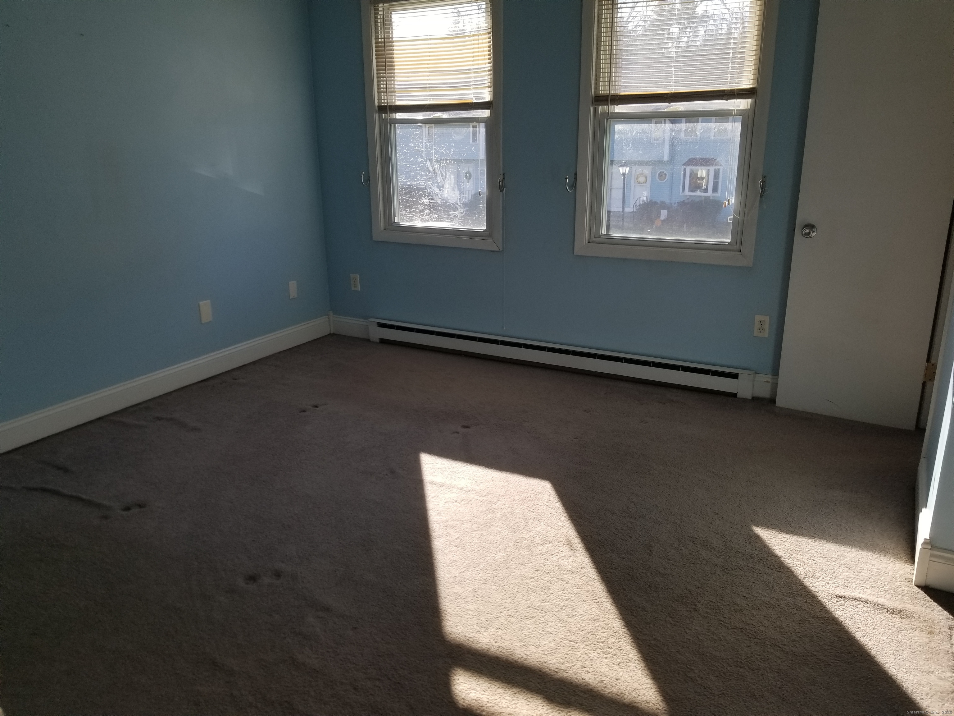 Ellington, Connecticut 06029, United States, 1 Bedroom Bedrooms, ,2 BathroomsBathrooms,Residential,Active,248001