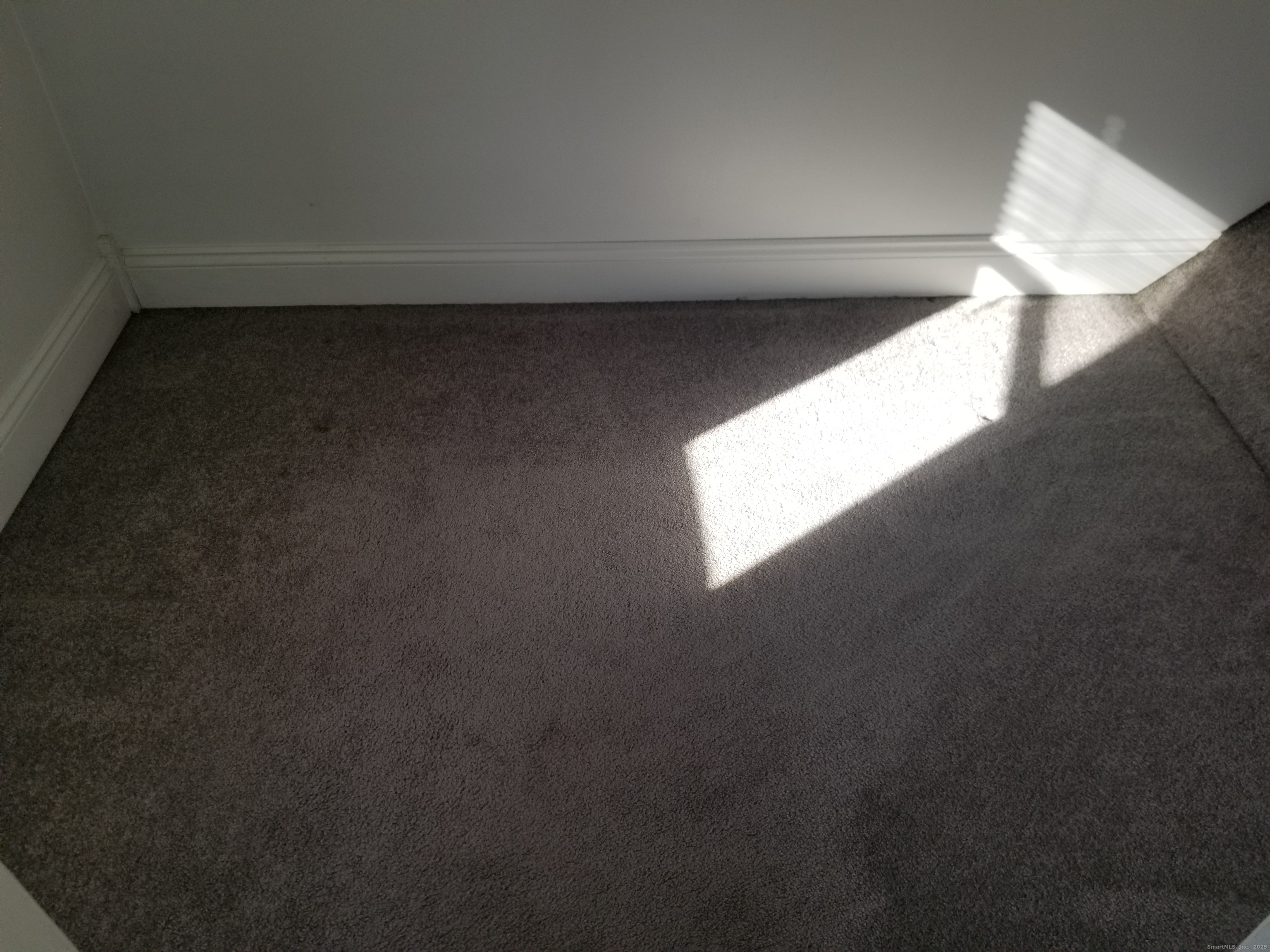 Ellington, Connecticut 06029, United States, 1 Bedroom Bedrooms, ,2 BathroomsBathrooms,Residential,Active,248001