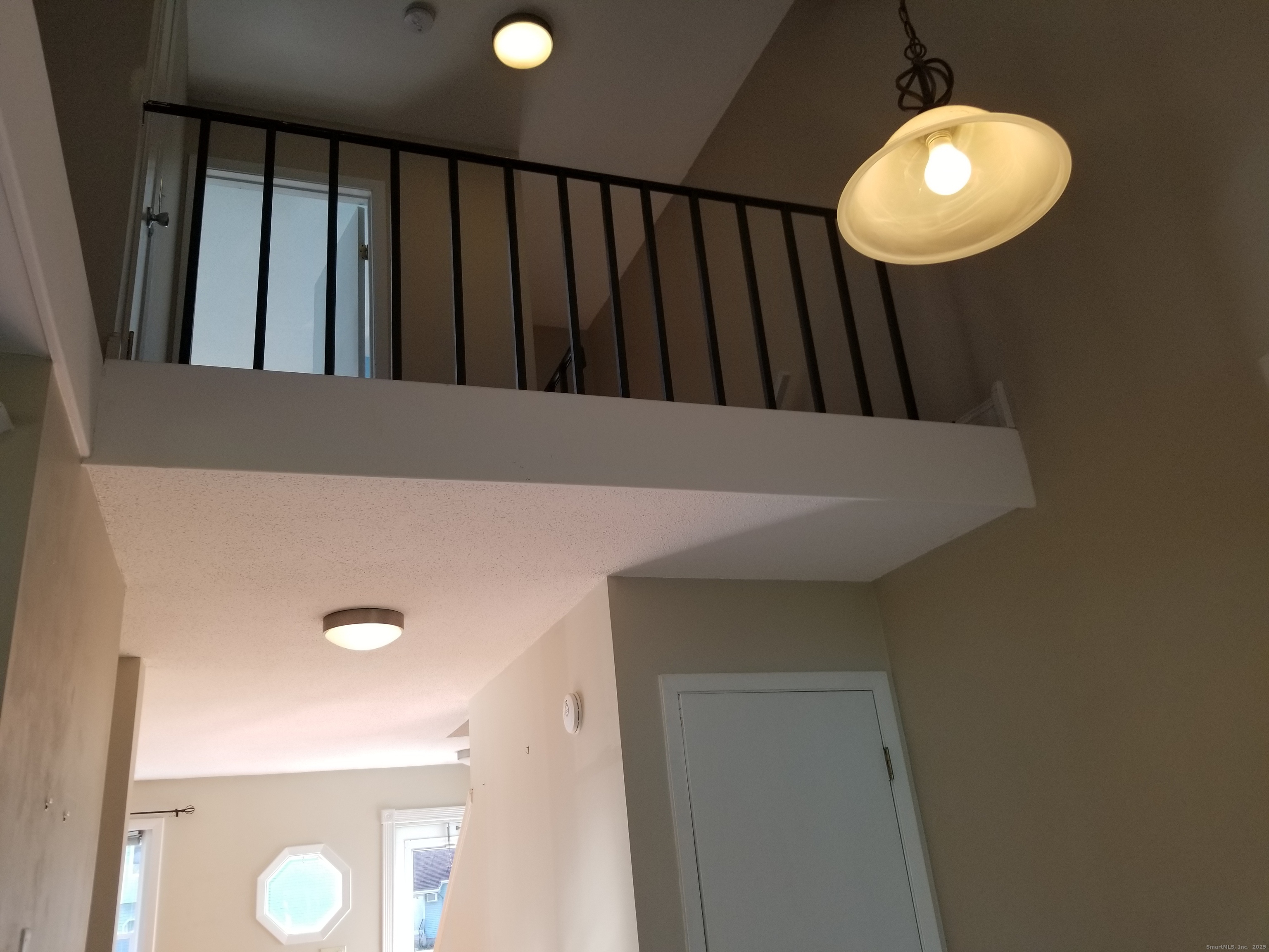 Ellington, Connecticut 06029, United States, 1 Bedroom Bedrooms, ,2 BathroomsBathrooms,Residential,Active,248001